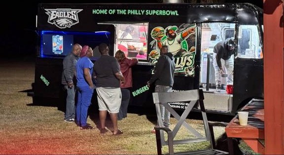 Philly's Food Truck at night